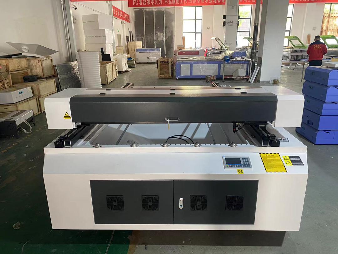 MAQUINA LÁSER CNC PARA CORTE 1300 X 2500MM 150W - Imagen 4