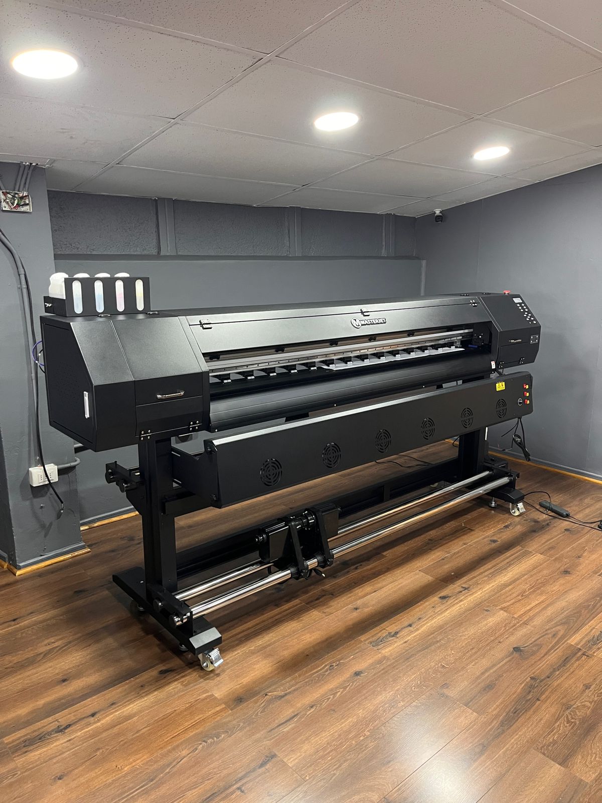 PLOTTER DE IMPRESION UV MEGAJET 1801U 180CMS CABEZAL EPSON i3200 - Imagen 2