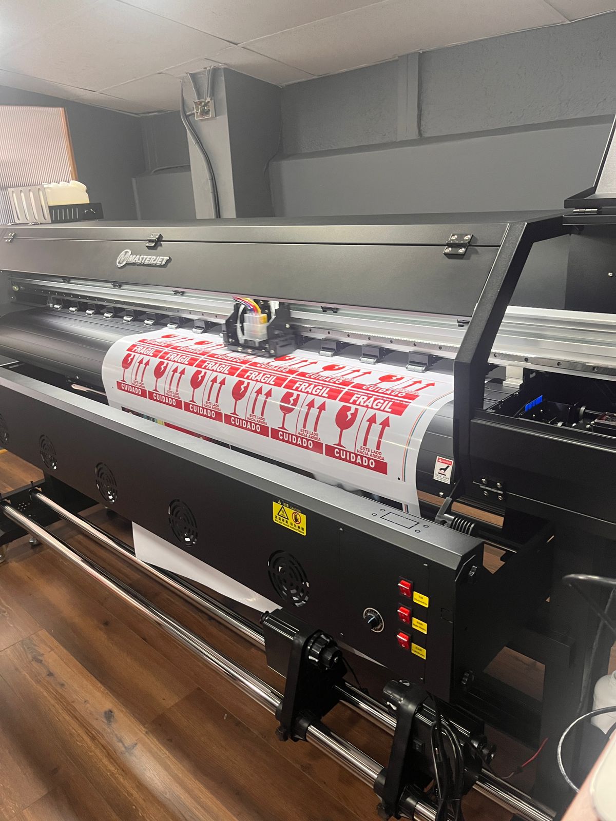 PLOTTER DE IMPRESION UV MEGAJET 1801U 180CMS CABEZAL EPSON i3200 - Imagen 4